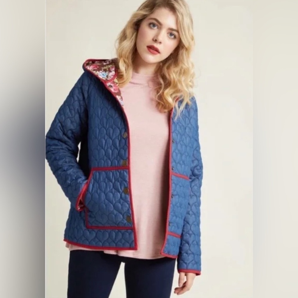 Modcloth Quilted Reversible Hooded jacket, chambray / floral print Small [NWOT]